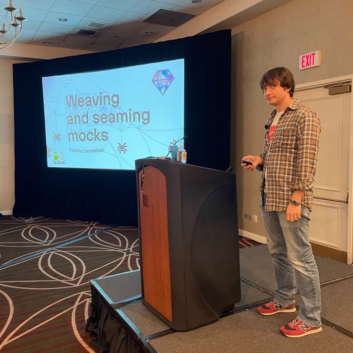 Background for Weaving and seaming mocks