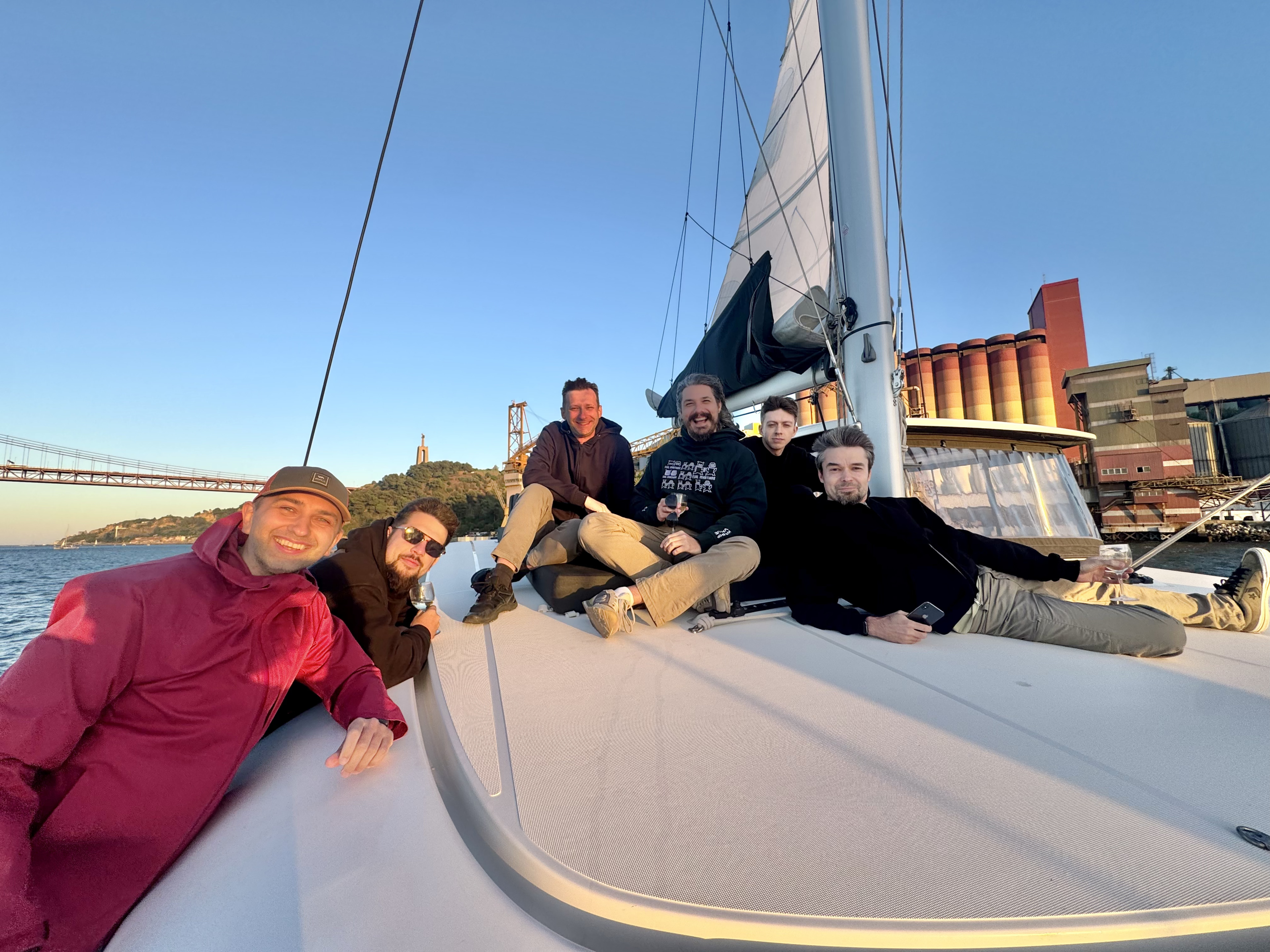 6 workers of Martians on the boat