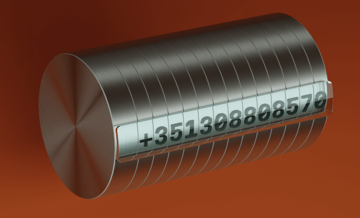 A metallic cylinder shape rendered in Blender 3D with a single row displaying a phone number