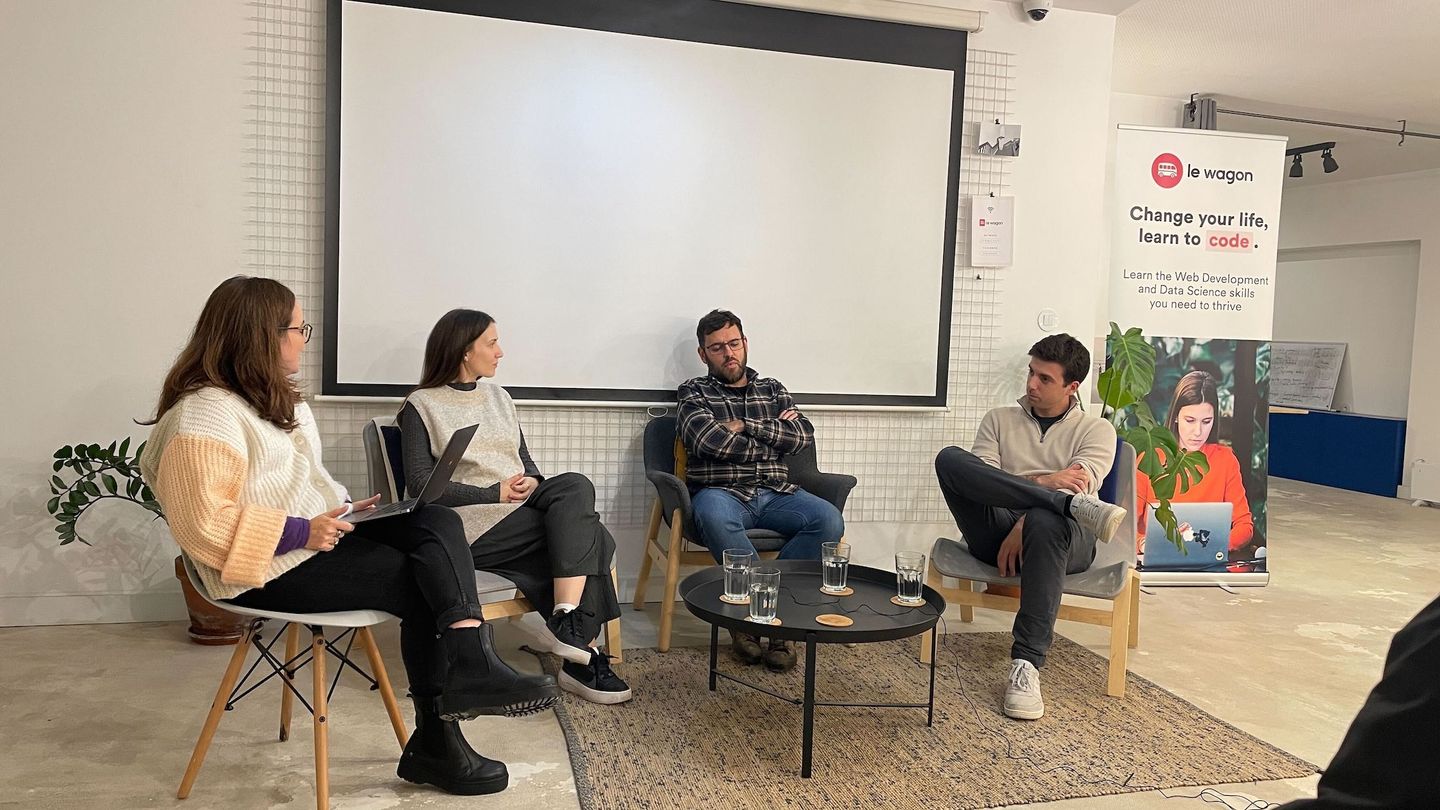 Background for Navigating success: business strategies for design & web development services