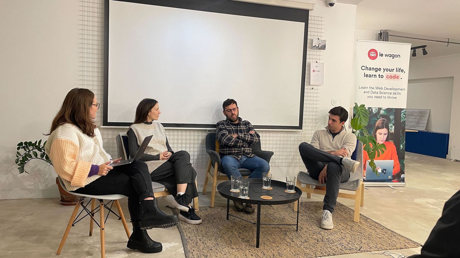 Background for Navigating success: business strategies for design & web development services