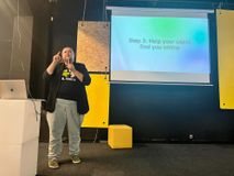 Background for Overcoming imposter syndrome: promoting yourself and your Open Source