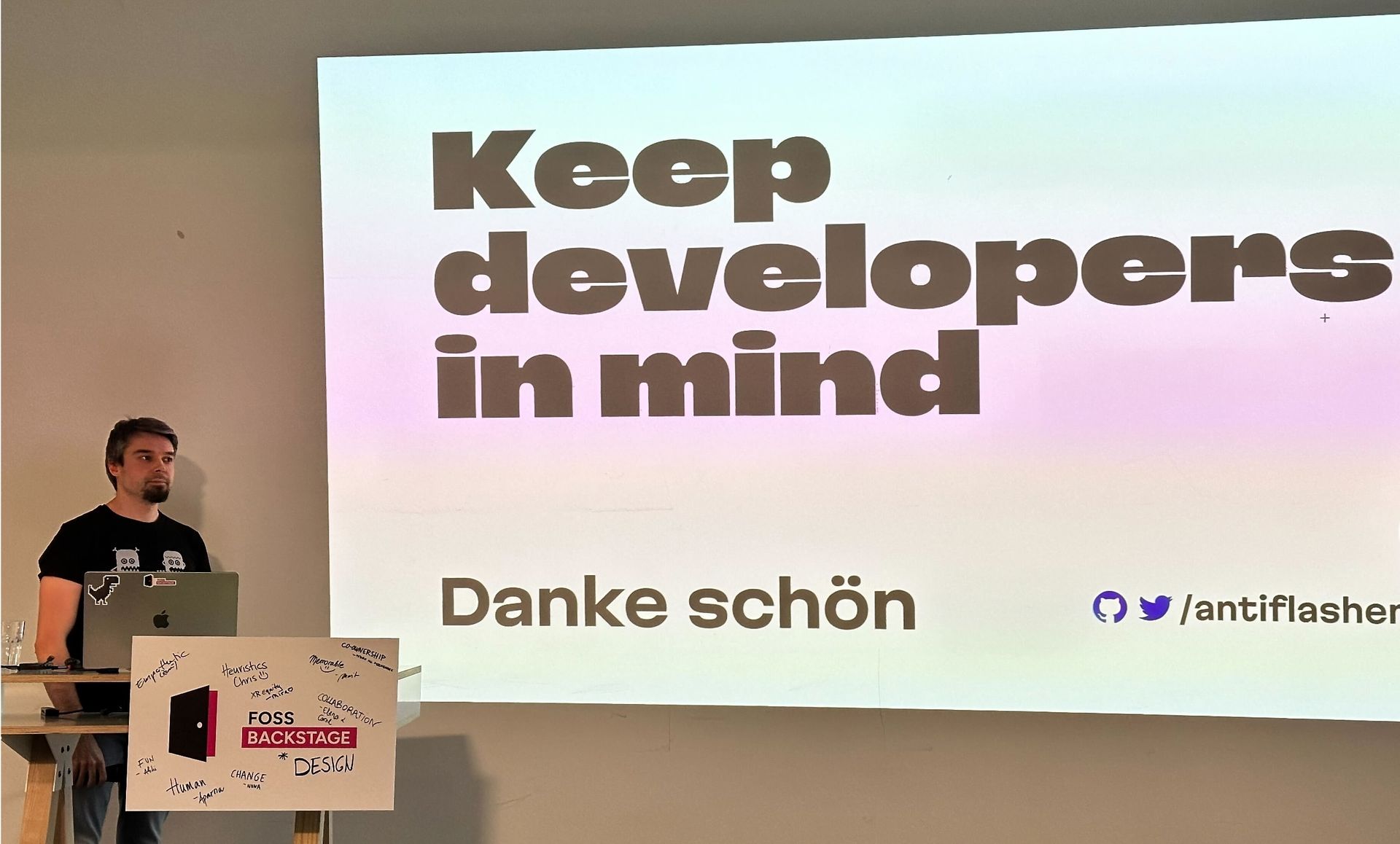 Background for Devs in mind: how to design interfaces for developer tools