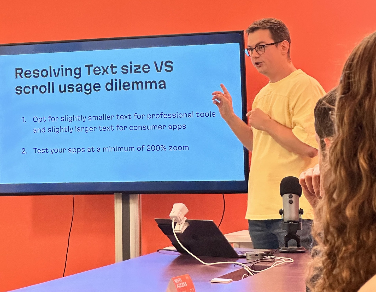 Background for Layers Meetup: Resolving text accessibility dilemmas in UIs